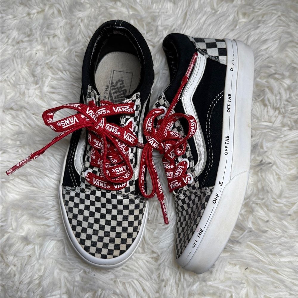 Kids Vans Old Skool Black/white/red Checkerboard with Red Laces - Picture 2 of 5
